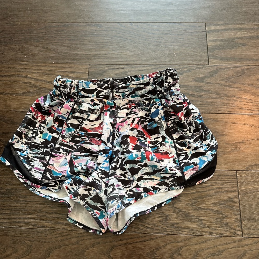 Lululemon High Rise Shorts Size 6